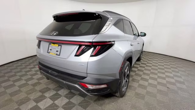 2023 Shimmering Silver Hyundai Tucson Limited AWD SUV