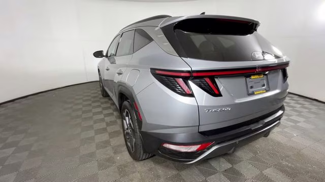 2023 Shimmering Silver Hyundai Tucson Limited AWD SUV