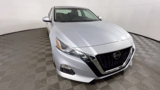 2021 Brilliant Silver Metallic Nissan Altima 2.5 S FWD Sedan
