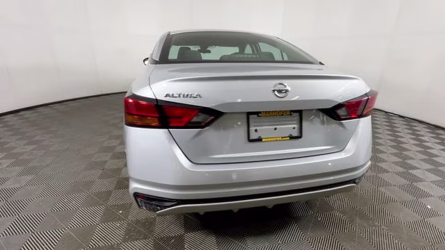 2021 Brilliant Silver Metallic Nissan Altima 2.5 S FWD Sedan