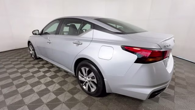 2021 Brilliant Silver Metallic Nissan Altima 2.5 S FWD Sedan