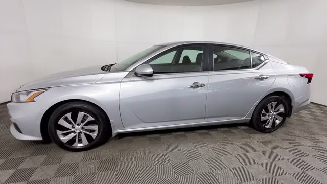 2021 Brilliant Silver Metallic Nissan Altima 2.5 S FWD Sedan
