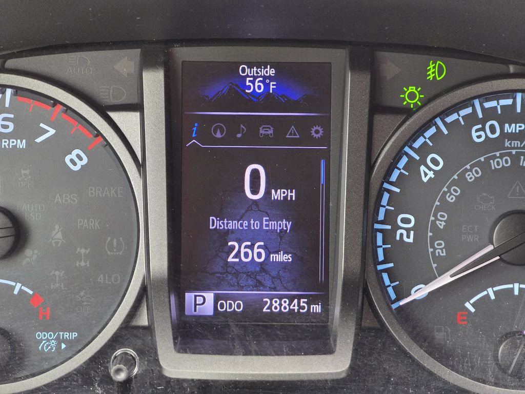 2019 Super White Toyota Tacoma TRD Sport 4X4 Truck