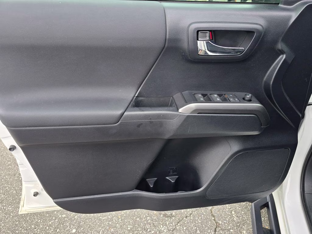 2019 Super White Toyota Tacoma TRD Sport 4X4 Truck