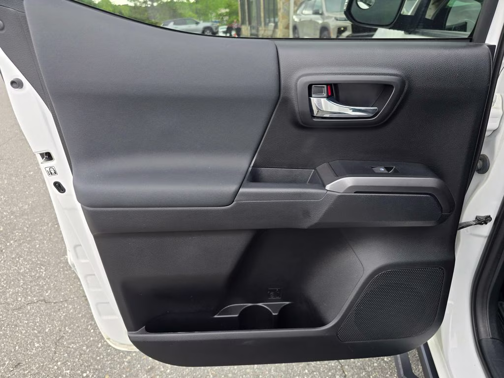 2019 Super White Toyota Tacoma TRD Sport 4X4 Truck