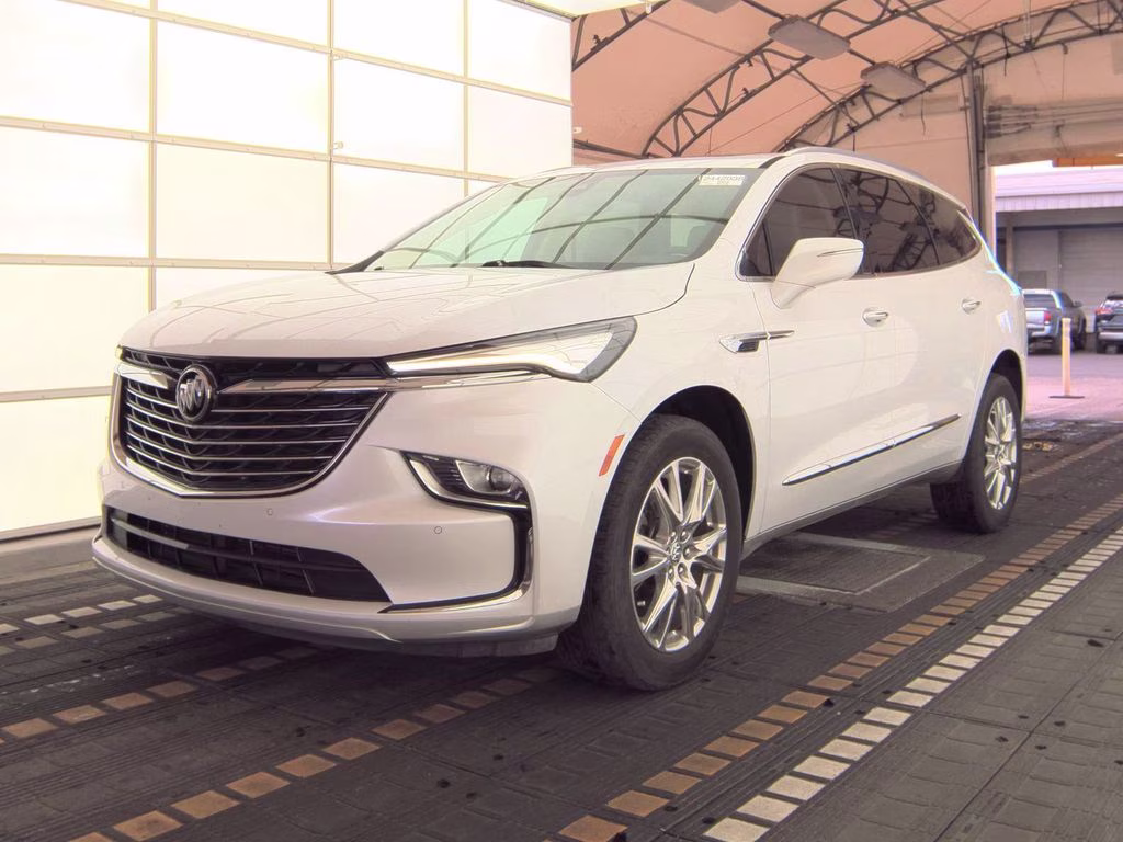 2023 White Frost Tricoat Buick Enclave Essence FWD SUV