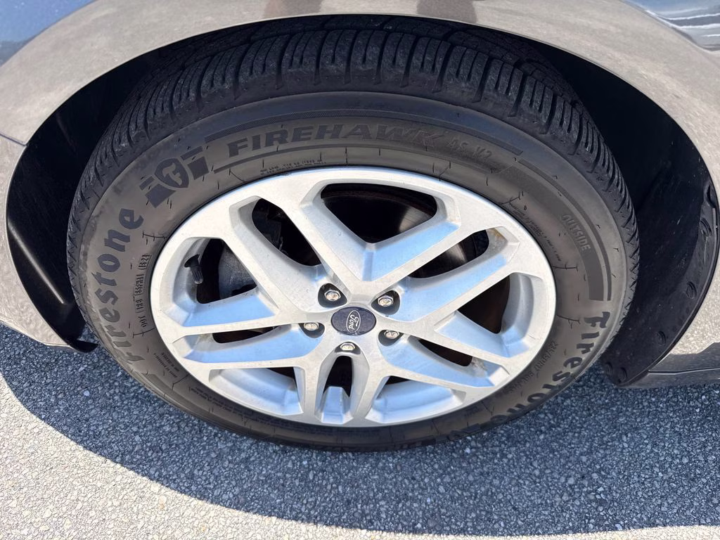 2015 Magnetic Ford Fusion SE FWD Sedan