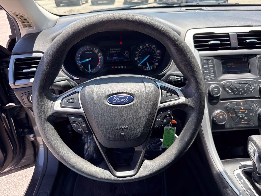2015 Magnetic Ford Fusion SE FWD Sedan