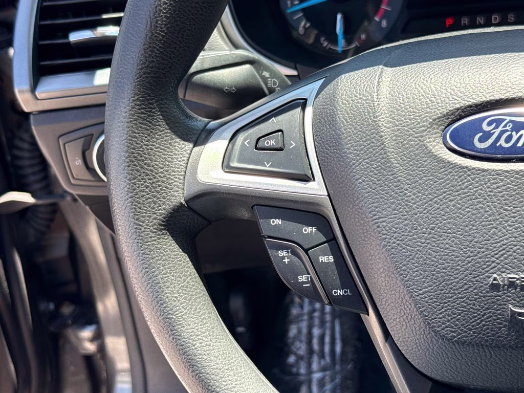 2015 Magnetic Ford Fusion SE FWD Sedan