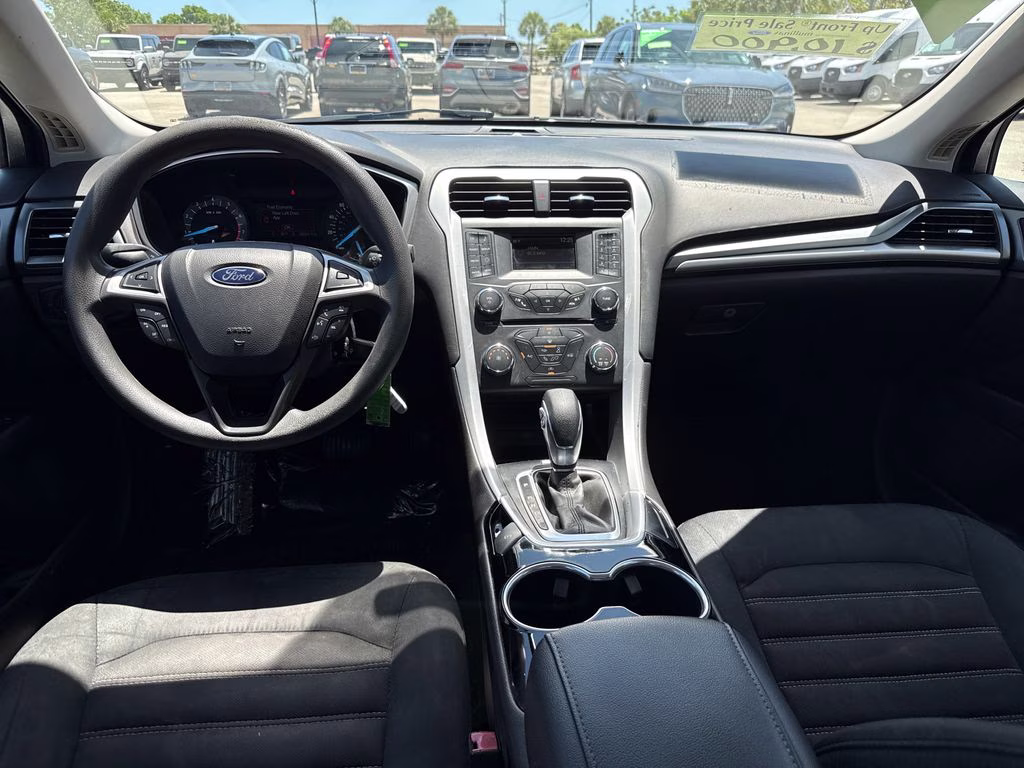 2015 Magnetic Ford Fusion SE FWD Sedan