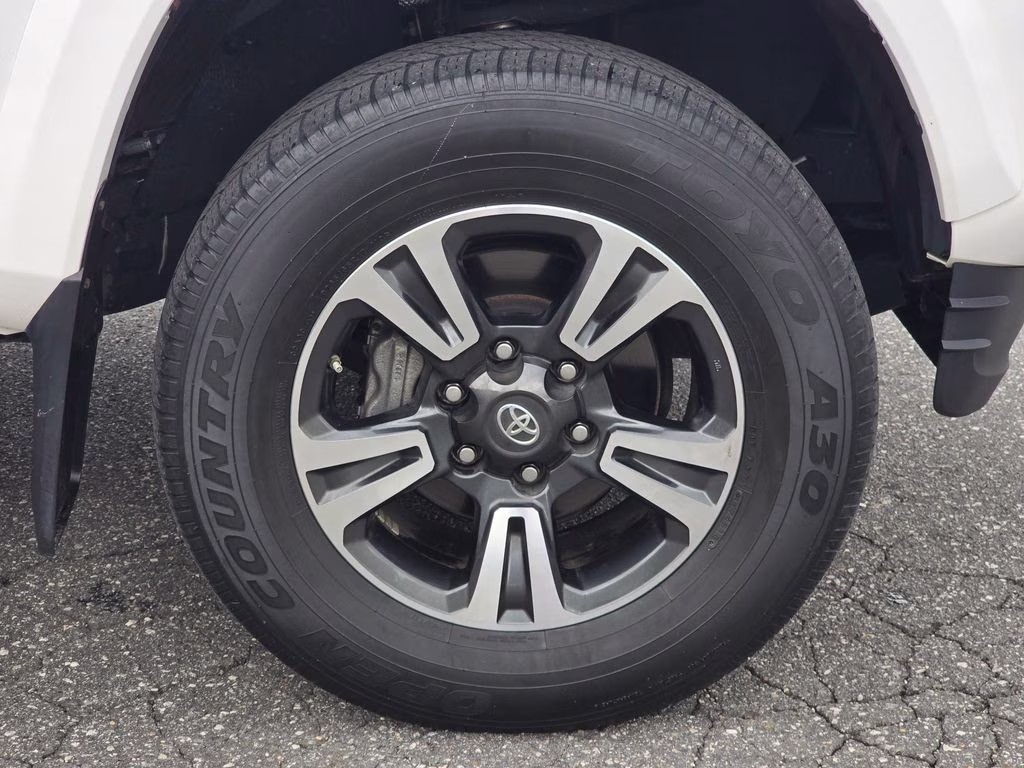 2019 Super White Toyota Tacoma TRD Sport 4X4 Truck