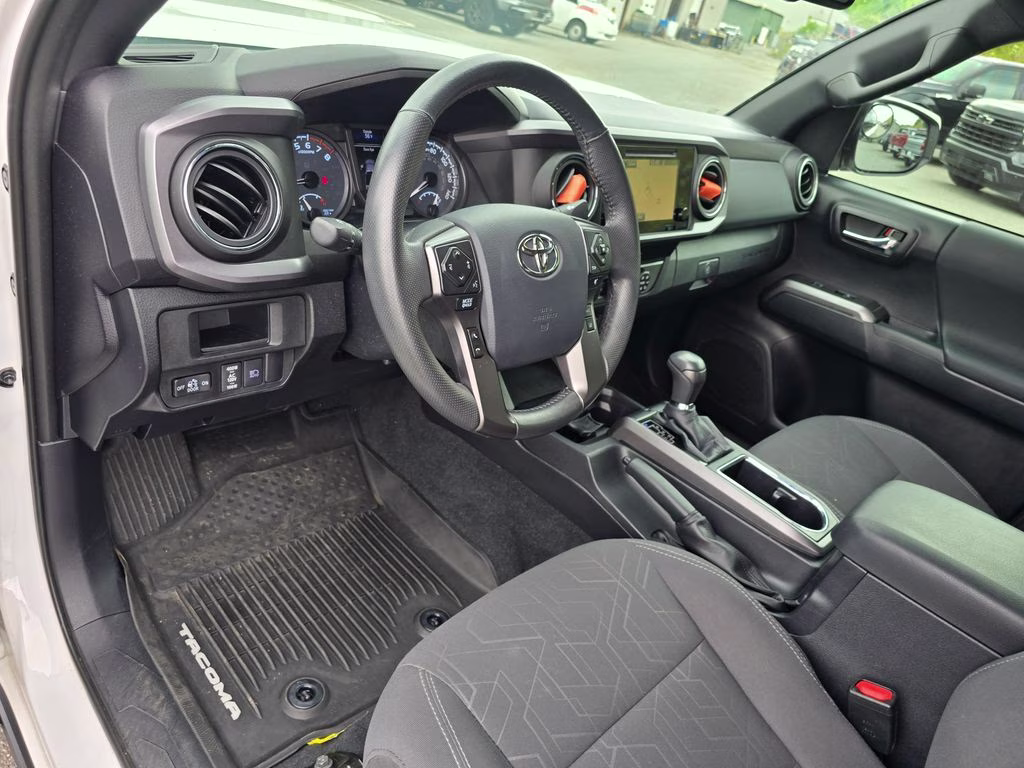 2019 Super White Toyota Tacoma TRD Sport 4X4 Truck