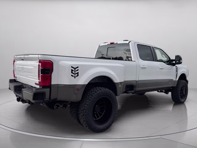 2026 Star White Metallic Tri-Coat Ford Super Duty F-350 DRW Valor Lift 4X4 Truck