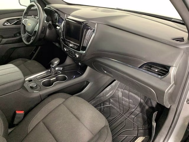 2023 Sterling Gray Metallic Chevrolet Traverse LT AWD SUV