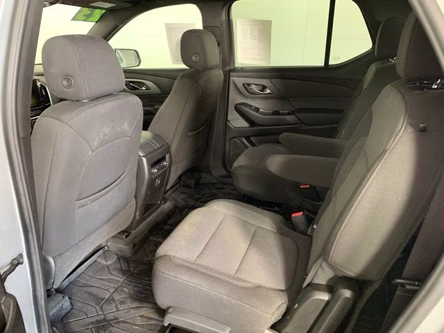 2023 Sterling Gray Metallic Chevrolet Traverse LT AWD SUV