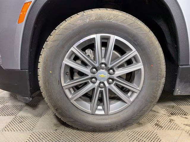 2023 Sterling Gray Metallic Chevrolet Traverse LT AWD SUV