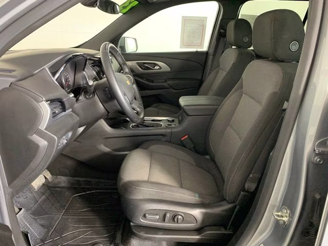 2023 Sterling Gray Metallic Chevrolet Traverse LT AWD SUV