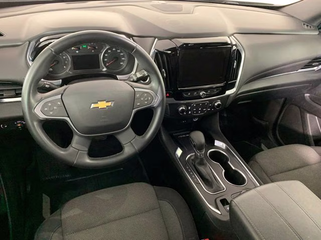 2023 Sterling Gray Metallic Chevrolet Traverse LT AWD SUV
