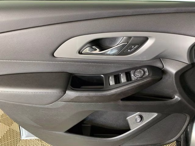 2023 Sterling Gray Metallic Chevrolet Traverse LT AWD SUV