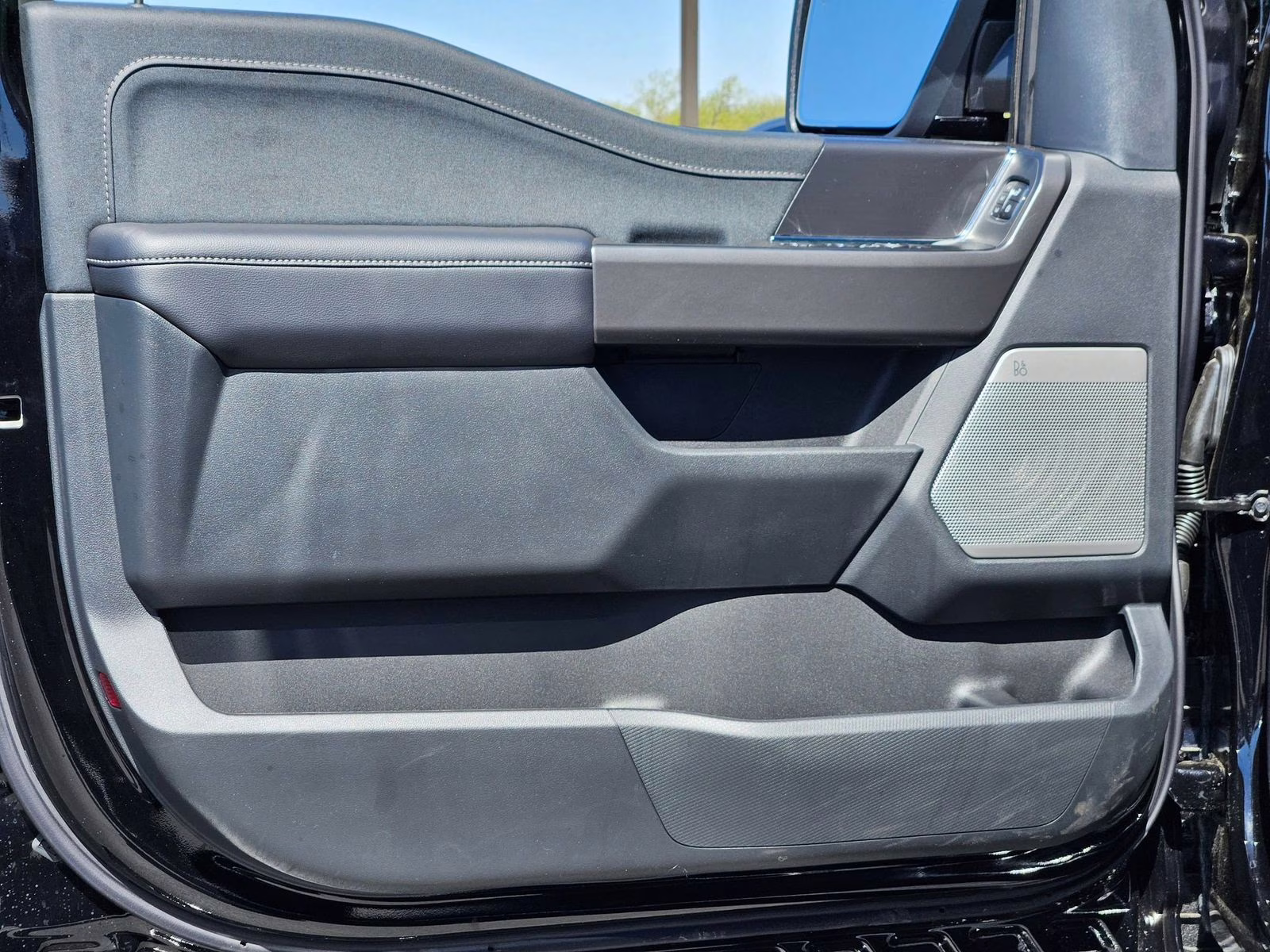 2025 Black Metallic Ford F-150 Lariat 4X4 Truck