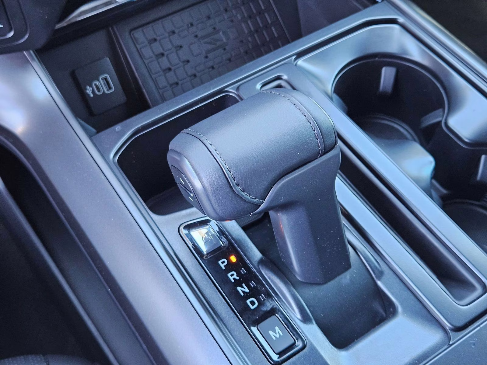 2025 Black Metallic Ford F-150 Lariat 4X4 Truck