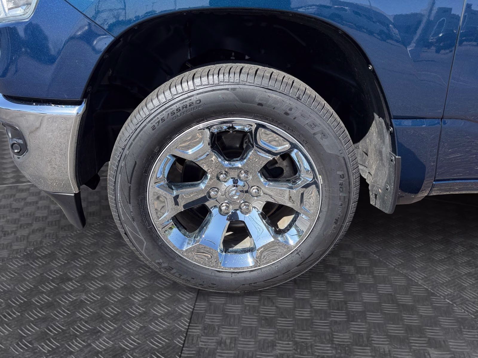 2023 Patriot Blue Pearlcoat Ram 1500 Big Horn/Lone Star 4X4 Truck