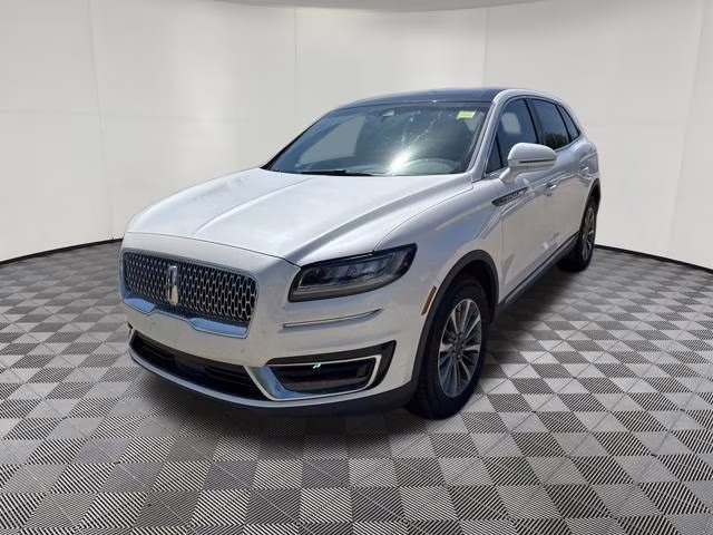 2019 White Platinum Clearcoat Metallic Lincoln Nautilus Select AWD SUV