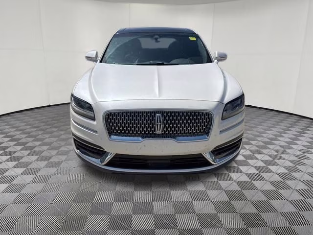 2019 White Platinum Clearcoat Metallic Lincoln Nautilus Select AWD SUV