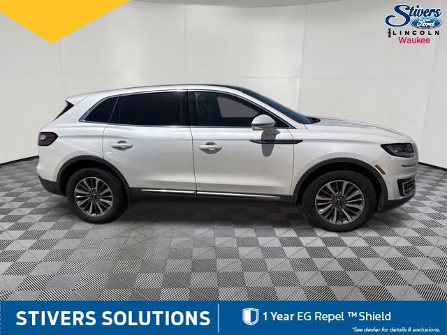 2019 White Platinum Clearcoat Metallic Lincoln Nautilus Select AWD SUV