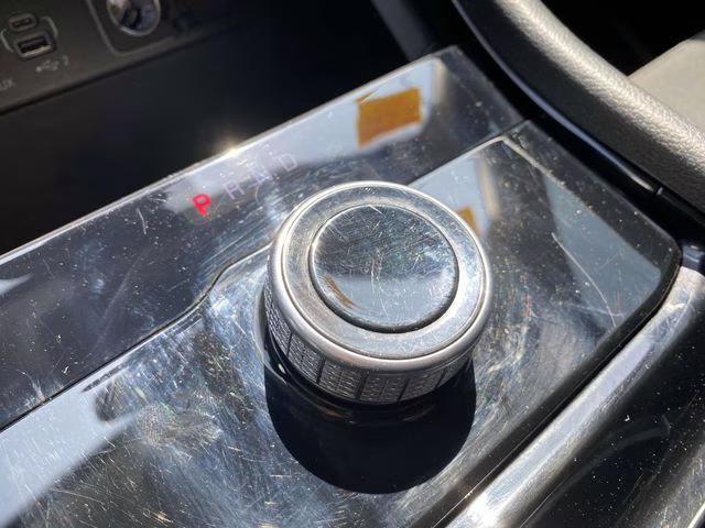 2023 Bright White Clearcoat Jeep Grand Cherokee Laredo 4X4 SUV