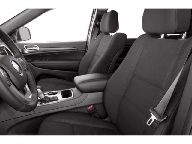 2018 Diamond Black Crystal Pearlcoat Jeep Grand Cherokee Laredo E RWD SUV