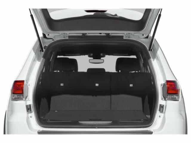 2018 Diamond Black Crystal Pearlcoat Jeep Grand Cherokee Laredo E RWD SUV