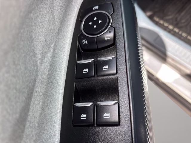 2023 Oxford White Ford Maverick XLT FWD Truck