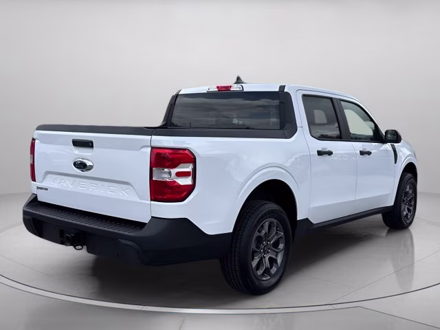 2023 Oxford White Ford Maverick XLT FWD Truck