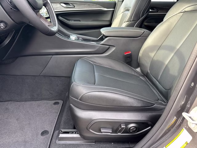 2026 Baltic Gray Metallic Clearcoat Jeep Grand Cherokee Limited Reserve 4X4 SUV