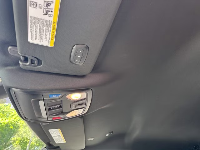 2023 Bright White Clearcoat Ram 1500 Big Horn 4X4 Truck