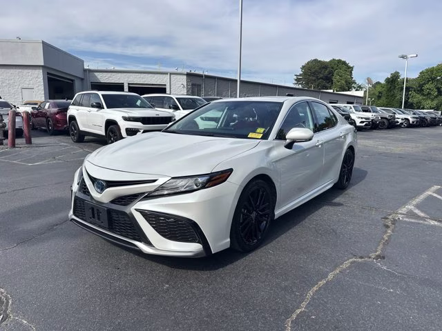 2024 Pearl Toyota Camry Hybrid XSE FWD Sedan