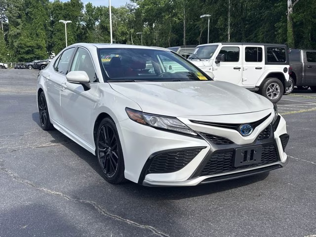 2024 Pearl Toyota Camry Hybrid XSE FWD Sedan