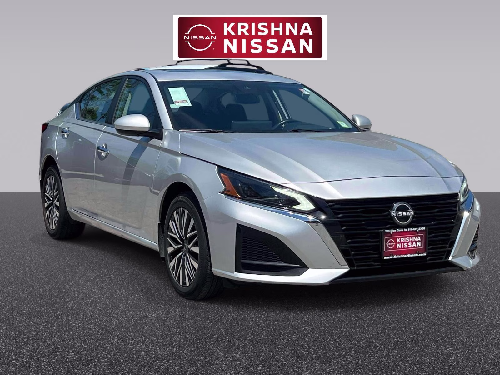 2024 Silver Nissan Altima 2.5 SV AWD Sedan AWD Sedan