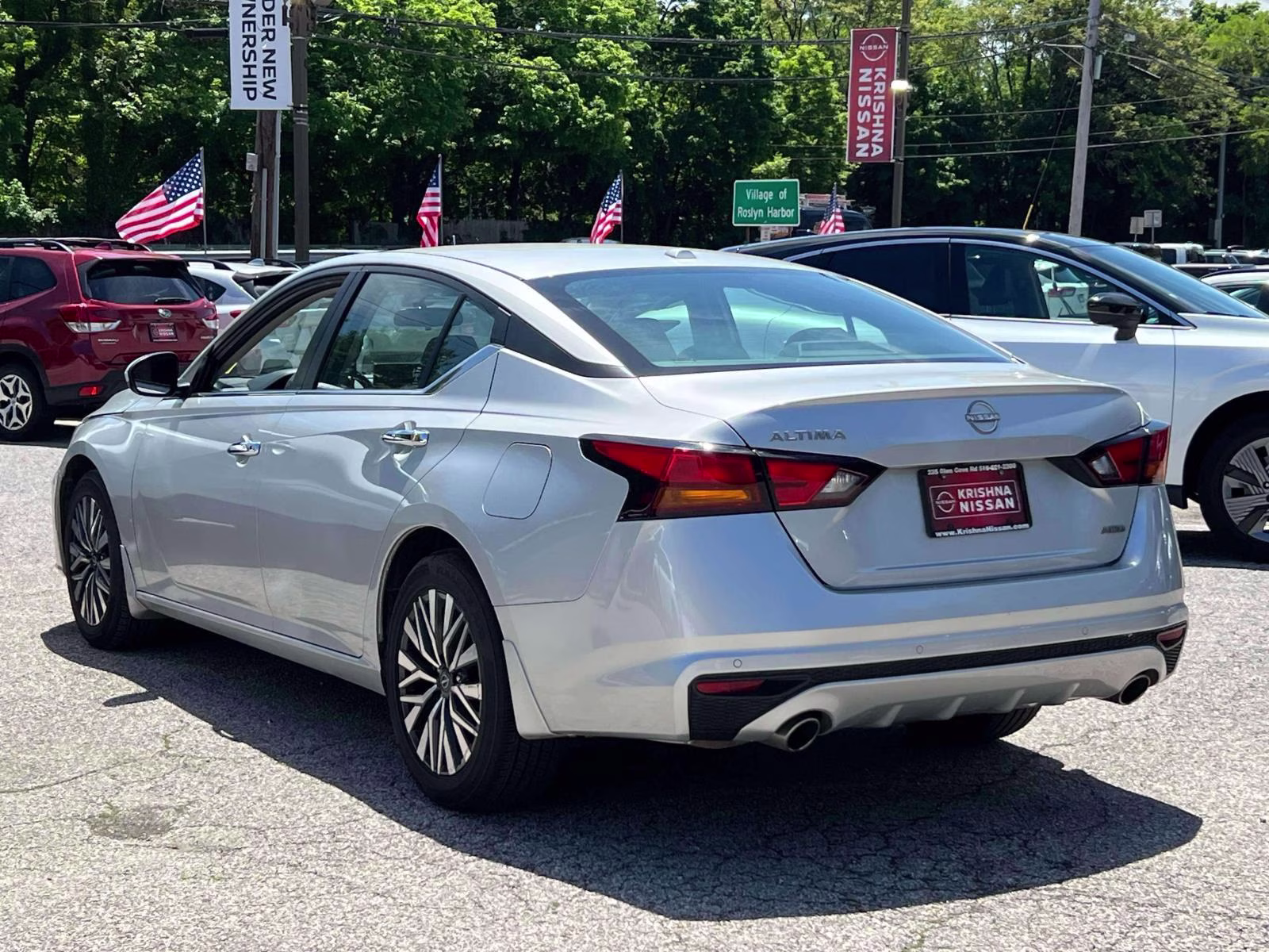 2024 Silver Nissan Altima 2.5 SV AWD Sedan AWD Sedan