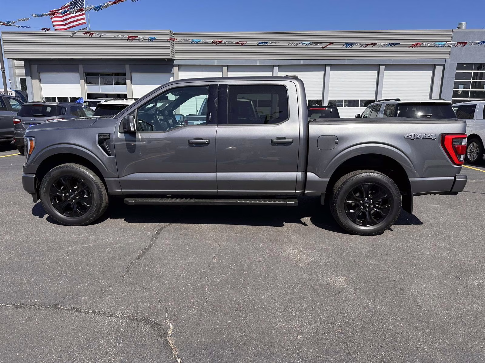 2023 Carbonized Gray Metallic Ford F-150 LARIAT 4WD SuperCrew 5.5' Box 4X4 Truck