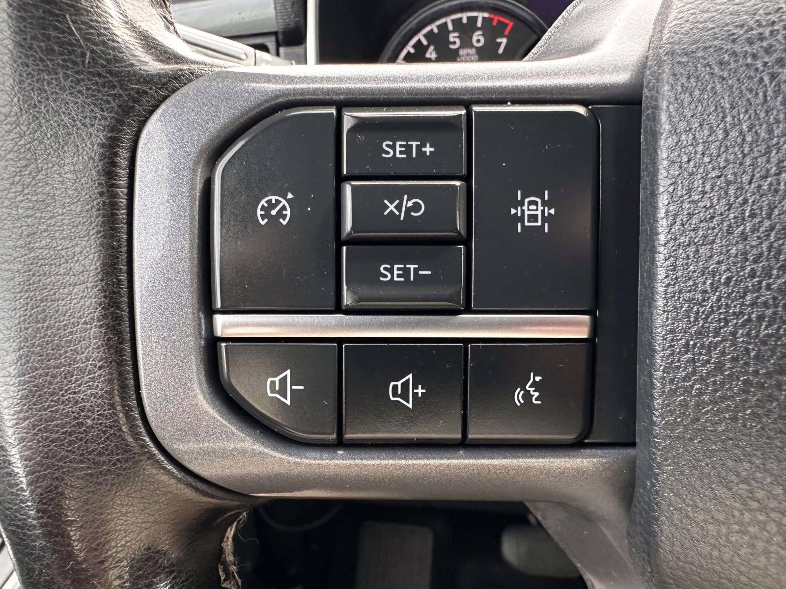 2023 Agate Black Metallic Ford F-150 XLT 4WD SuperCrew 5.5' Box 4X4 Truck