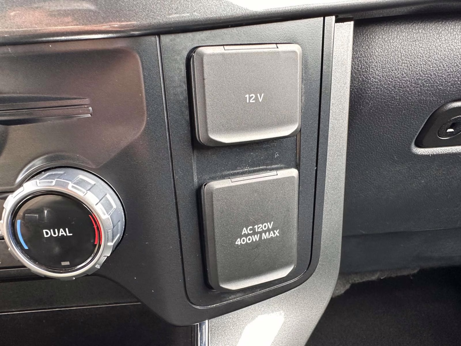 2023 Agate Black Metallic Ford F-150 XLT 4WD SuperCrew 5.5' Box 4X4 Truck