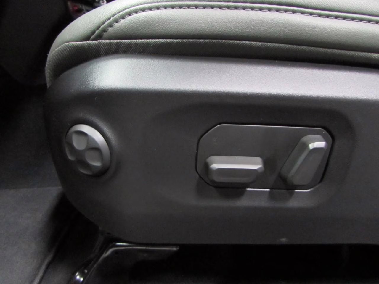 2026 Reign Jeep Gladiator Mojave 4X4 Truck