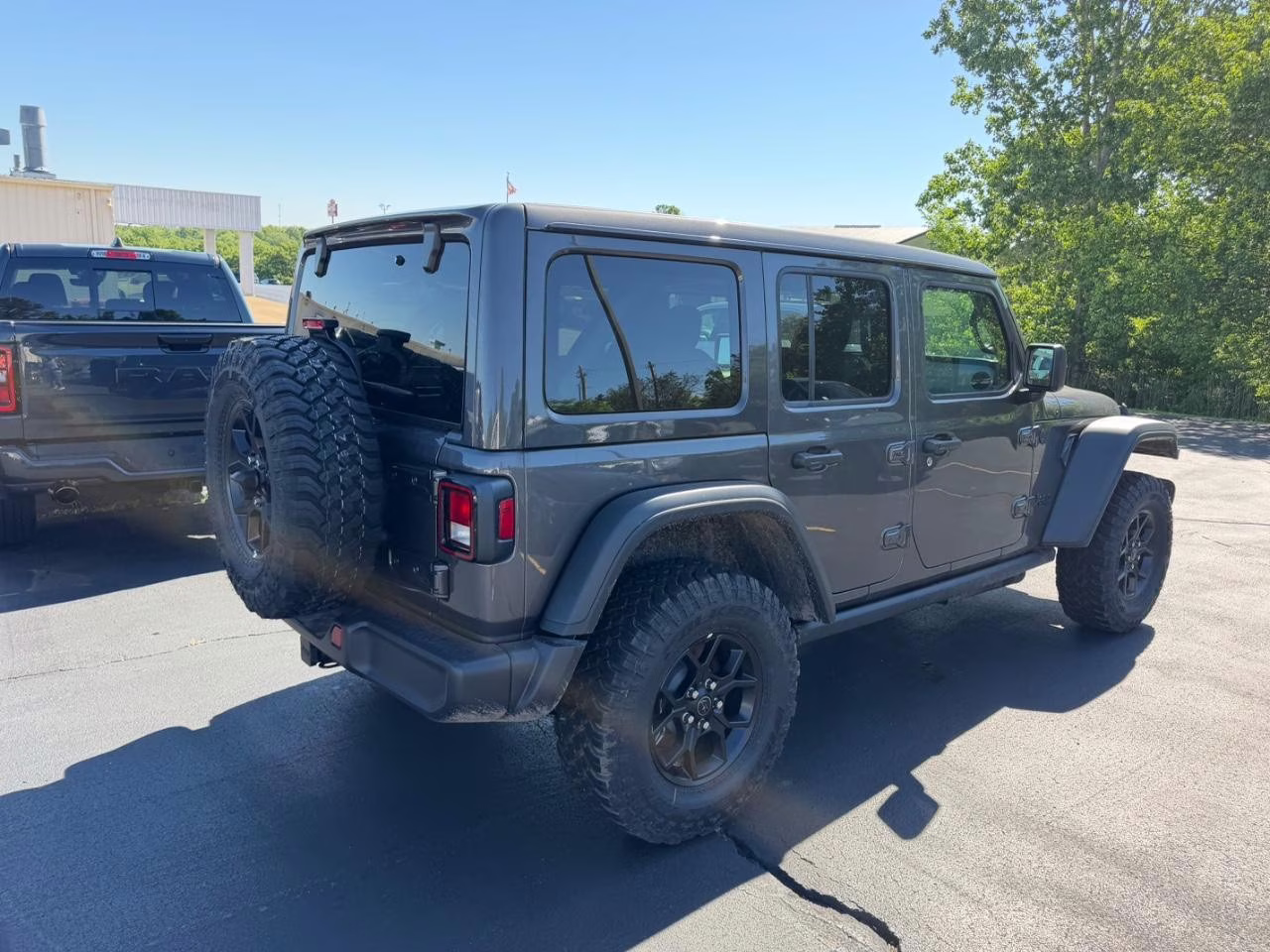 2026 Granite Crystal Metallic Clearcoat Jeep Wrangler Willys 4X4 SUV