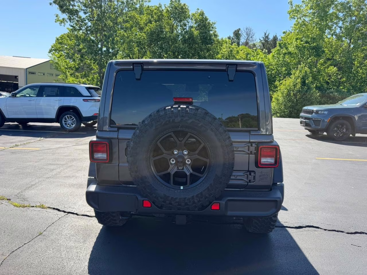 2026 Granite Crystal Metallic Clearcoat Jeep Wrangler Willys 4X4 SUV