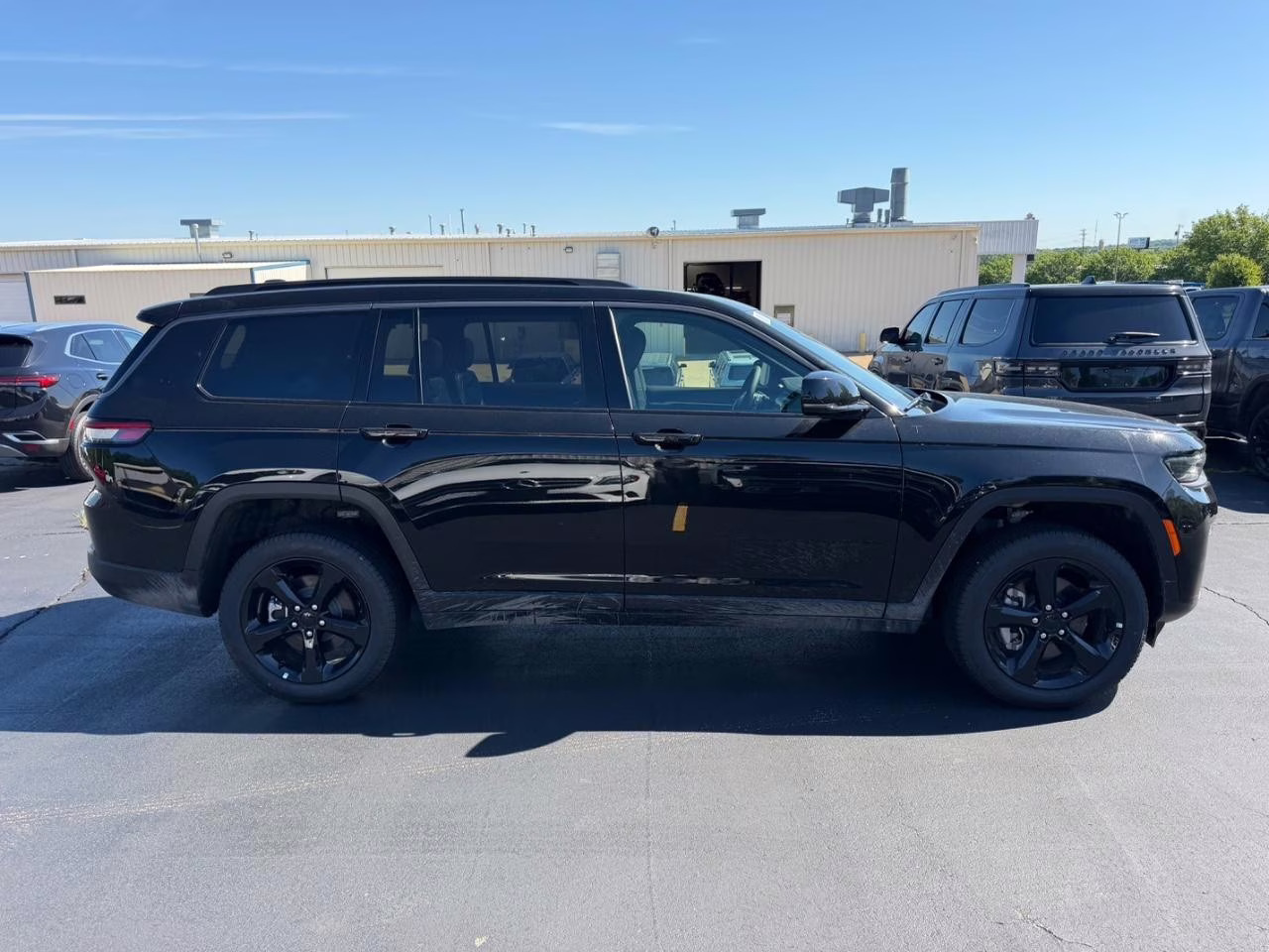 2026 Diamond Black Crystal Pearlcoat Jeep Grand Cherokee L Limited 4X4 SUV