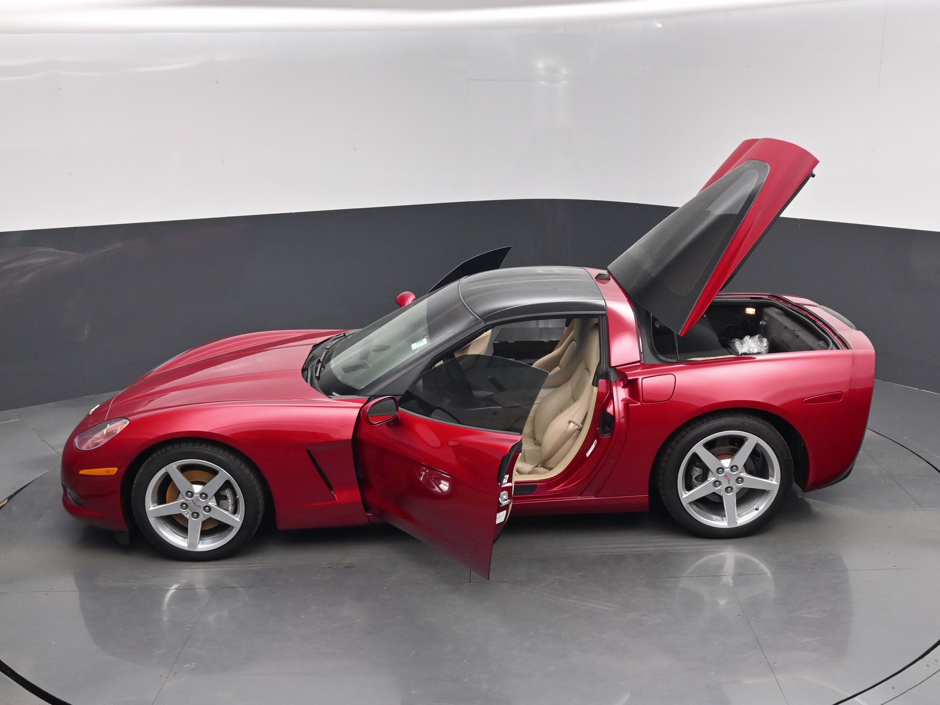 2005 Magnetic Red Metallic Chevrolet Corvette Base RWD Coupe
