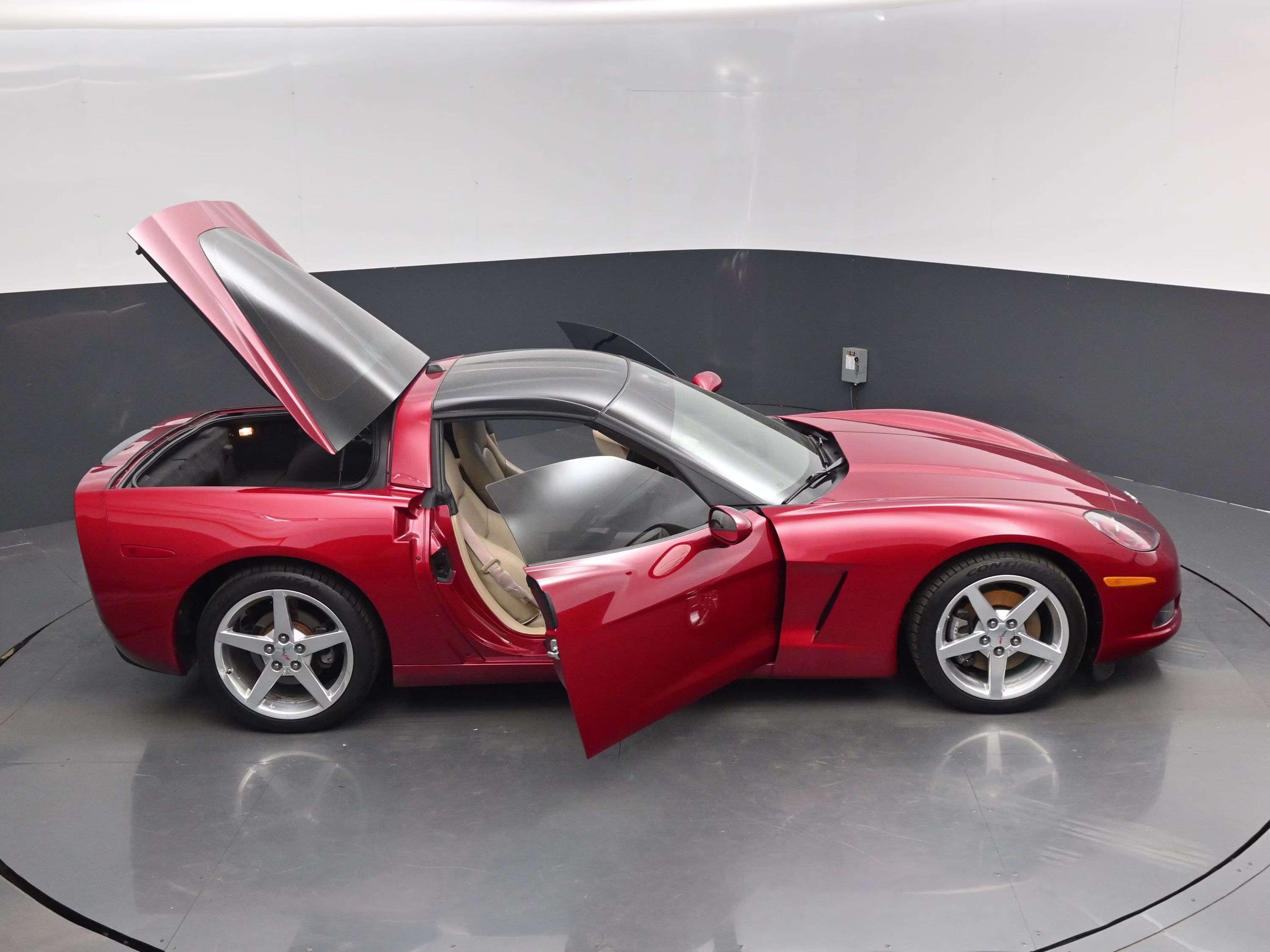 2005 Magnetic Red Metallic Chevrolet Corvette Base RWD Coupe