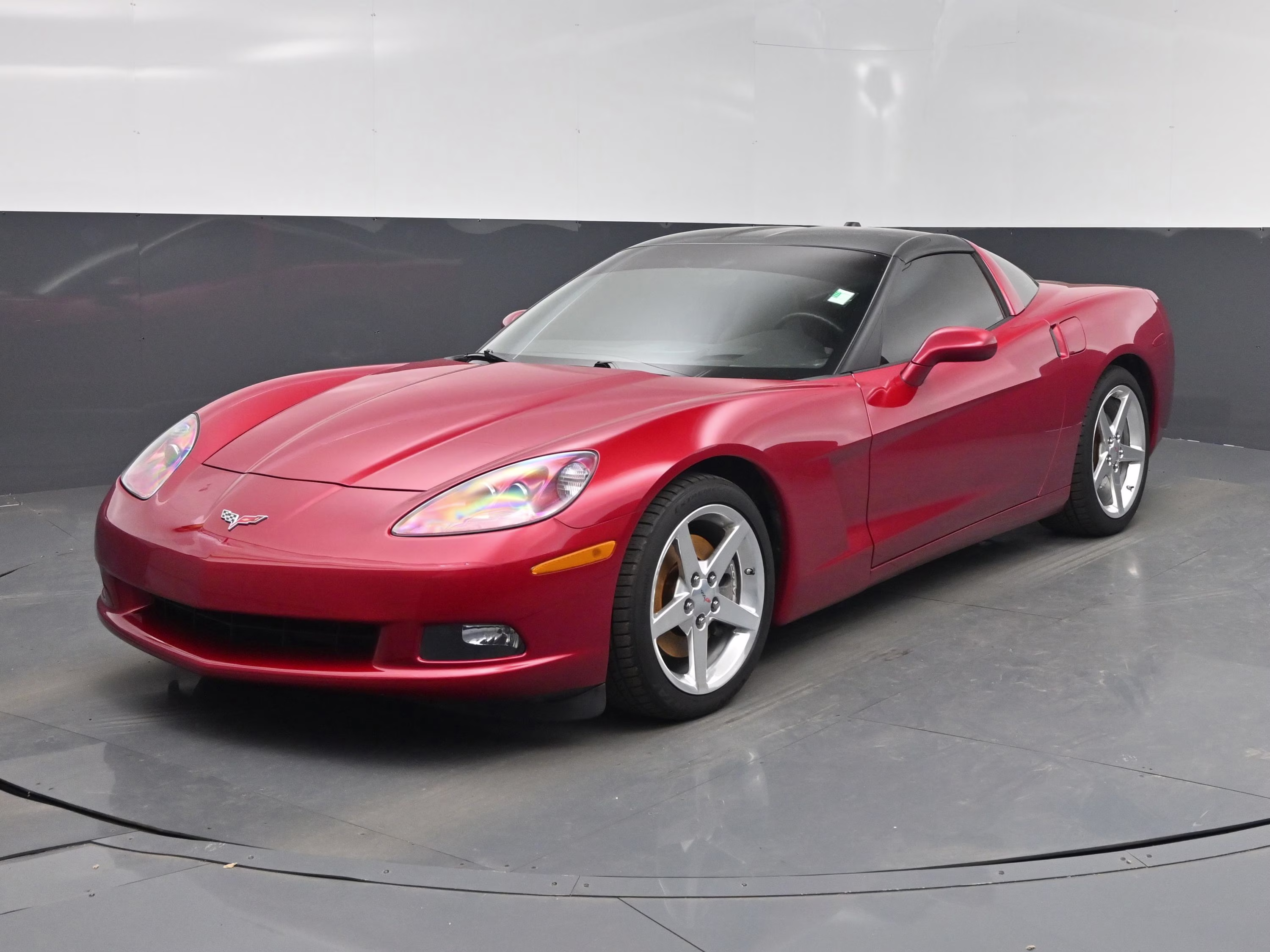 2005 Magnetic Red Metallic Chevrolet Corvette Base RWD Coupe